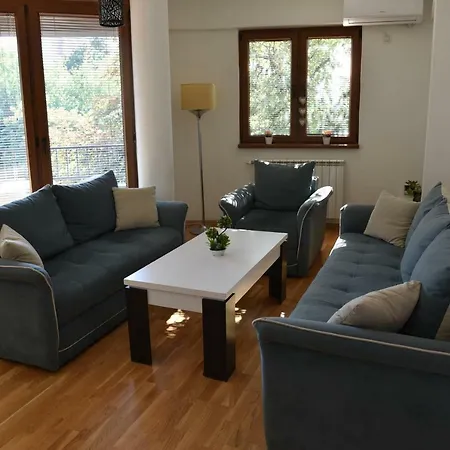 Boda Apartment *